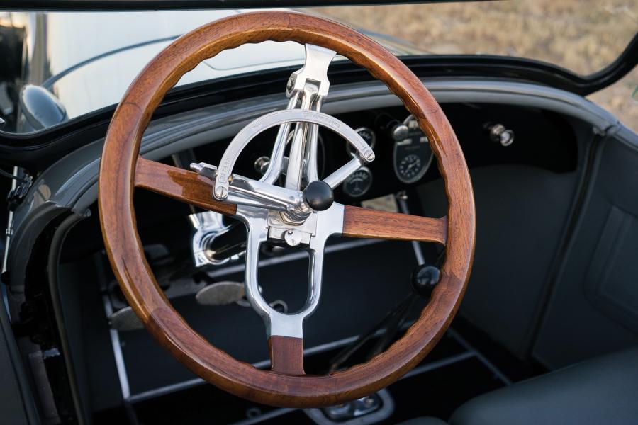 Панель приборов Lincoln Model L Roadster by Brunn 1925 года  (фото 3 из 29)